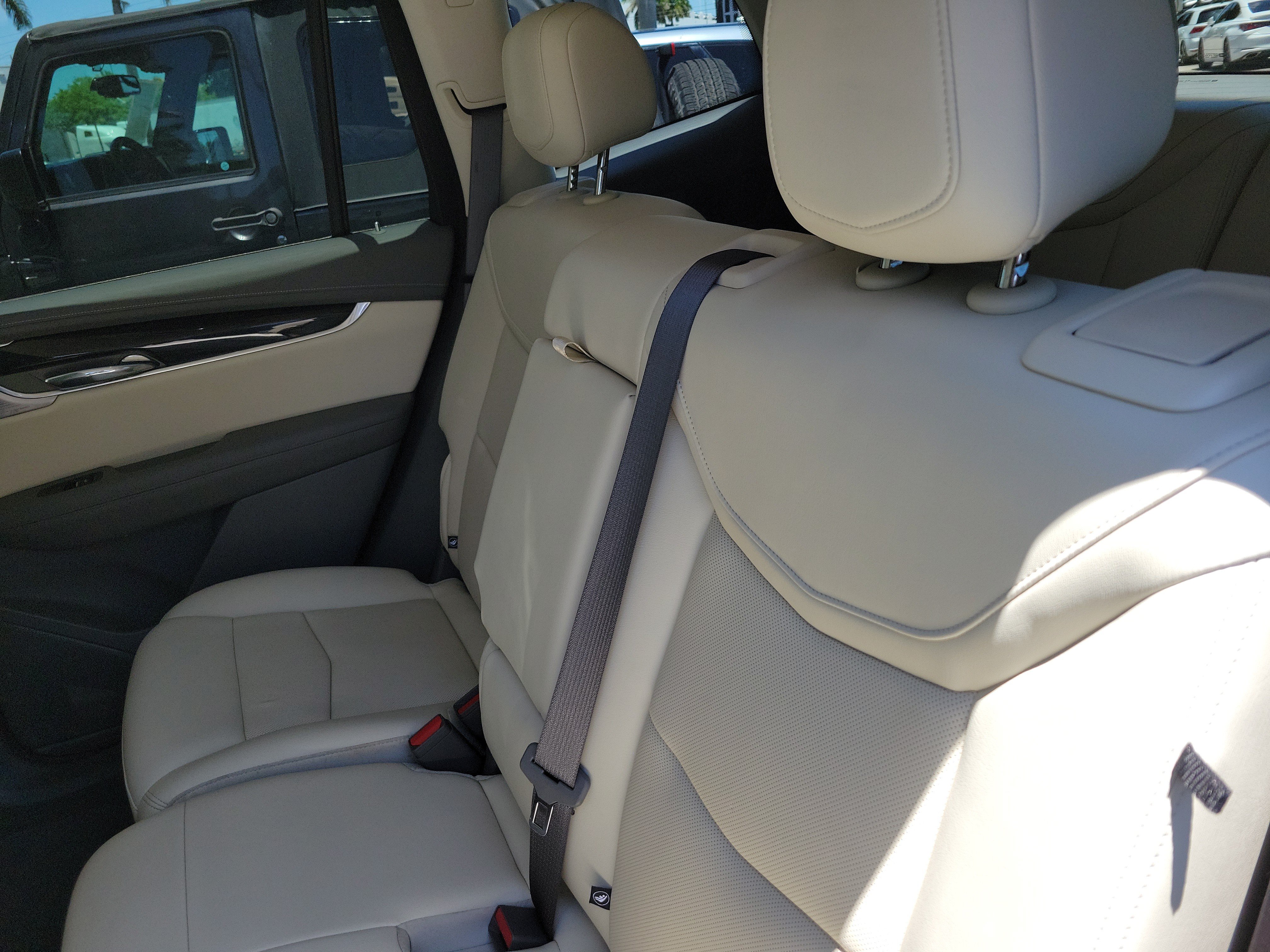 Used 2023 Cadillac XT6 Premium Luxury w/ Technology Package AWD/4WD image 14