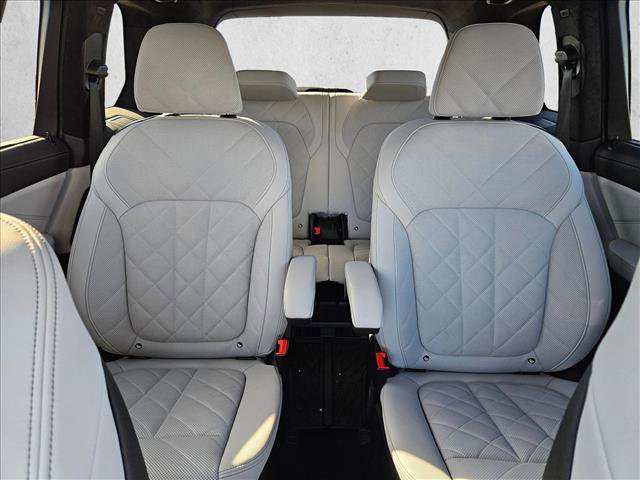 Used 2024 BMW X7 xDrive40i w/ M Sport Package image 14