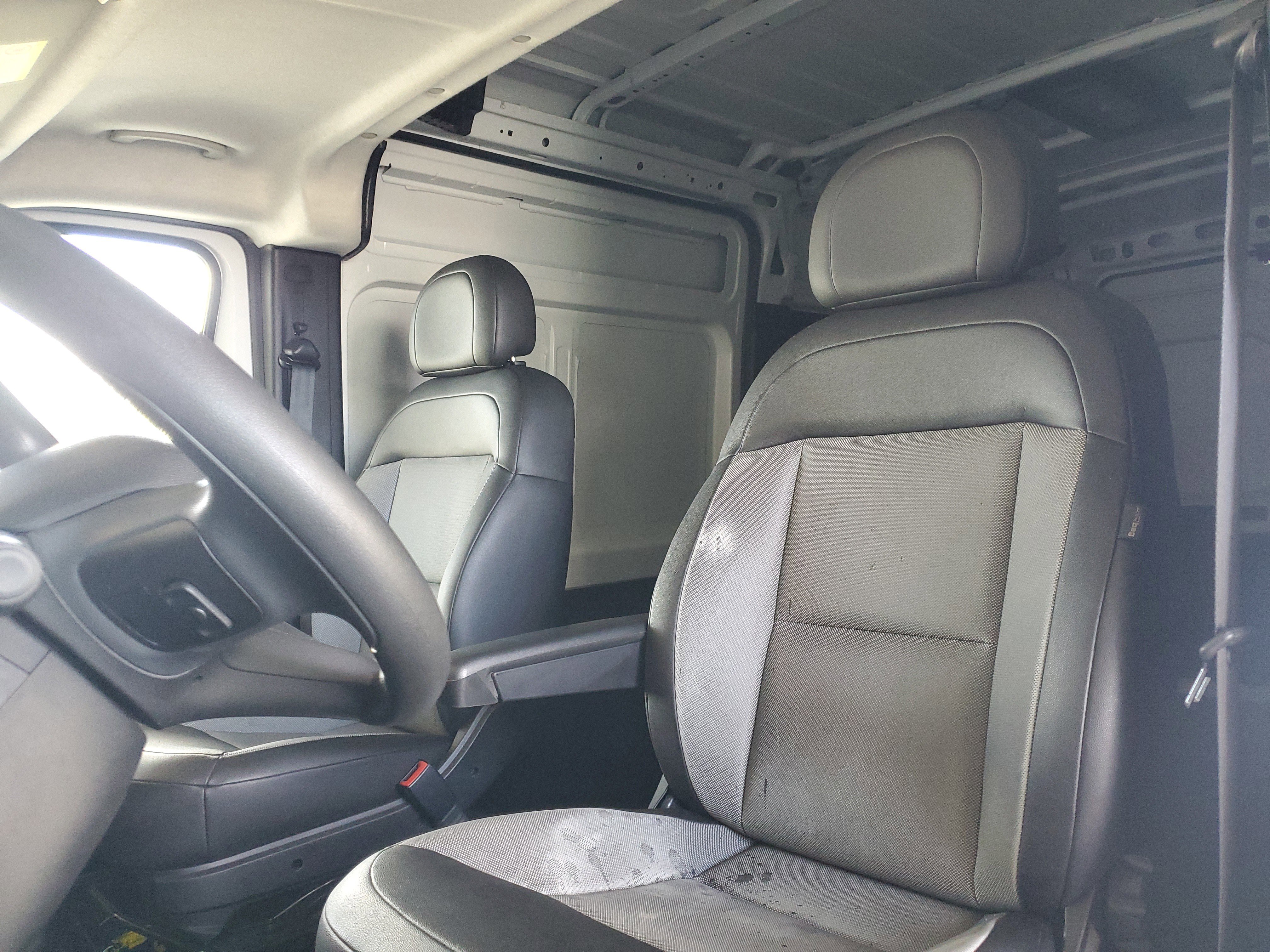 Used 2025 RAM ProMaster 2500 w/ Convenience Group FWD image 18