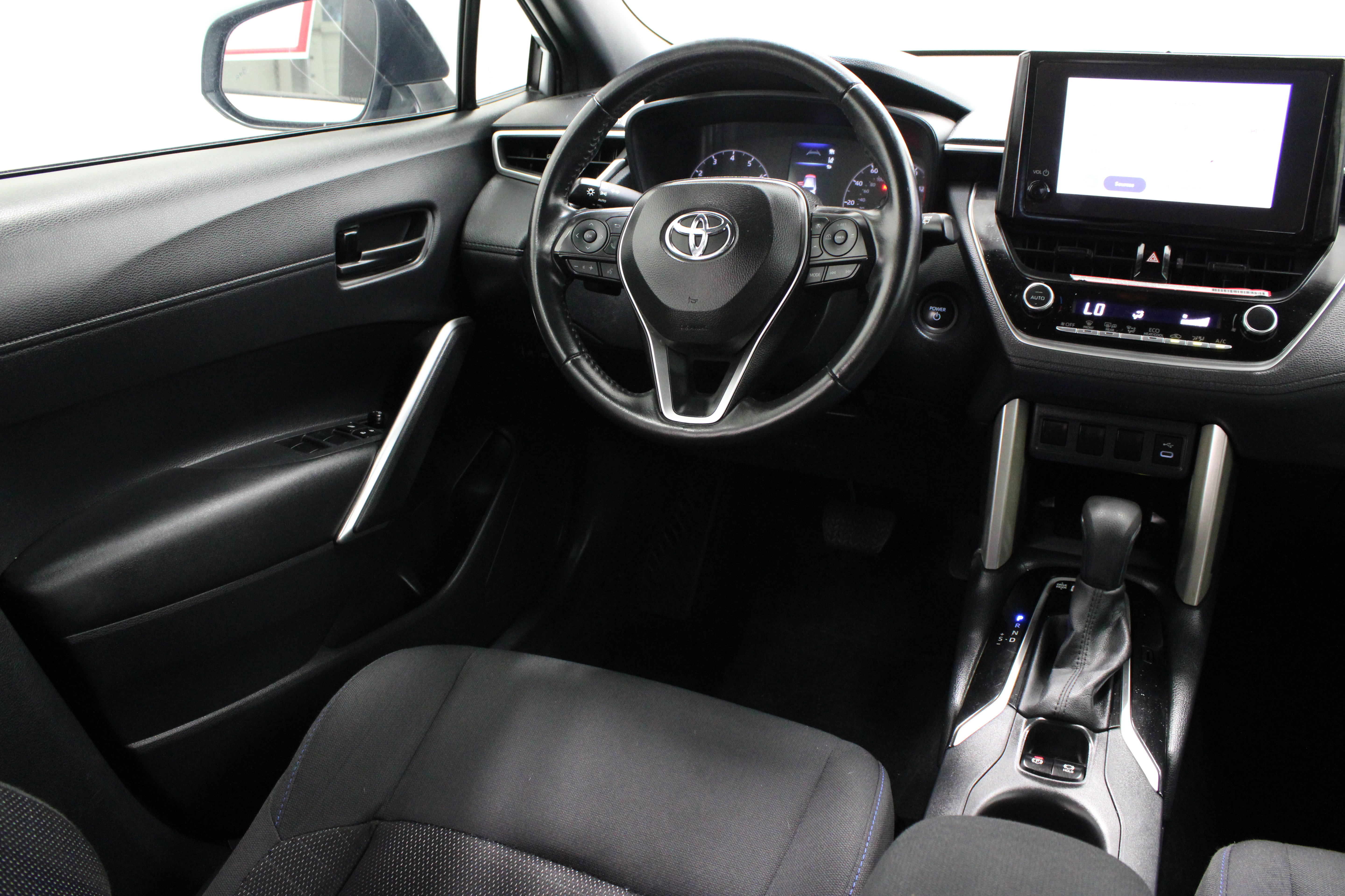 Certified 2024 Toyota Corolla Cross AWD Hybrid image 29