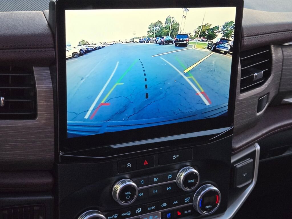 Used 2024 Ford Expedition Limited RWD image 25