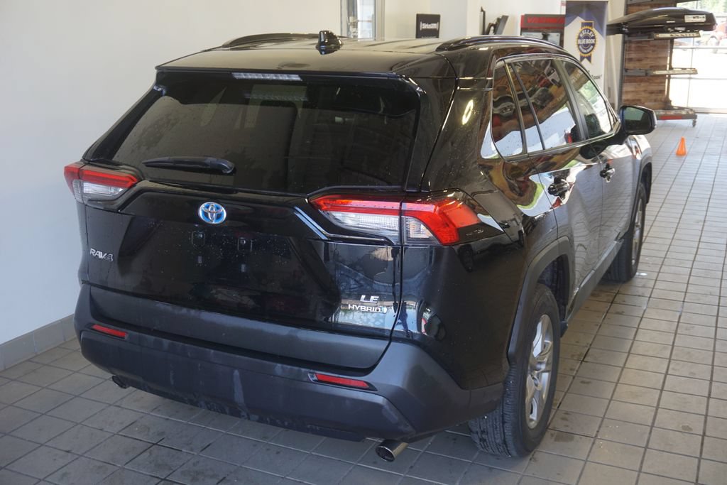 Used 2023 Toyota RAV4 LE AWD/4WD image 13