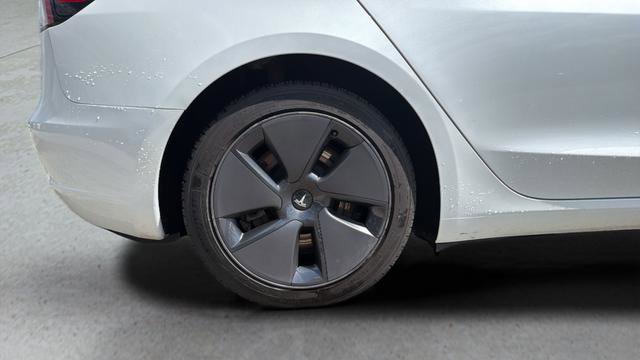 Used 2023 Tesla Model 3 Standard Range image 13