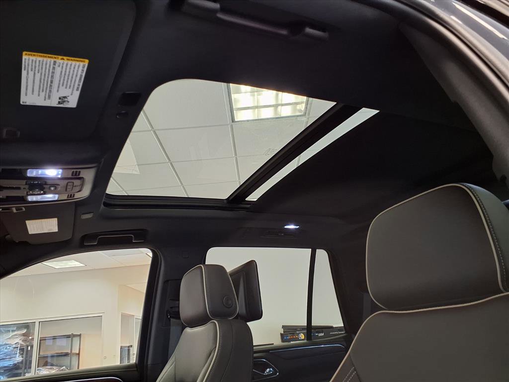 Used 2024 Chevrolet Tahoe Premier w/ Premium Package image 26