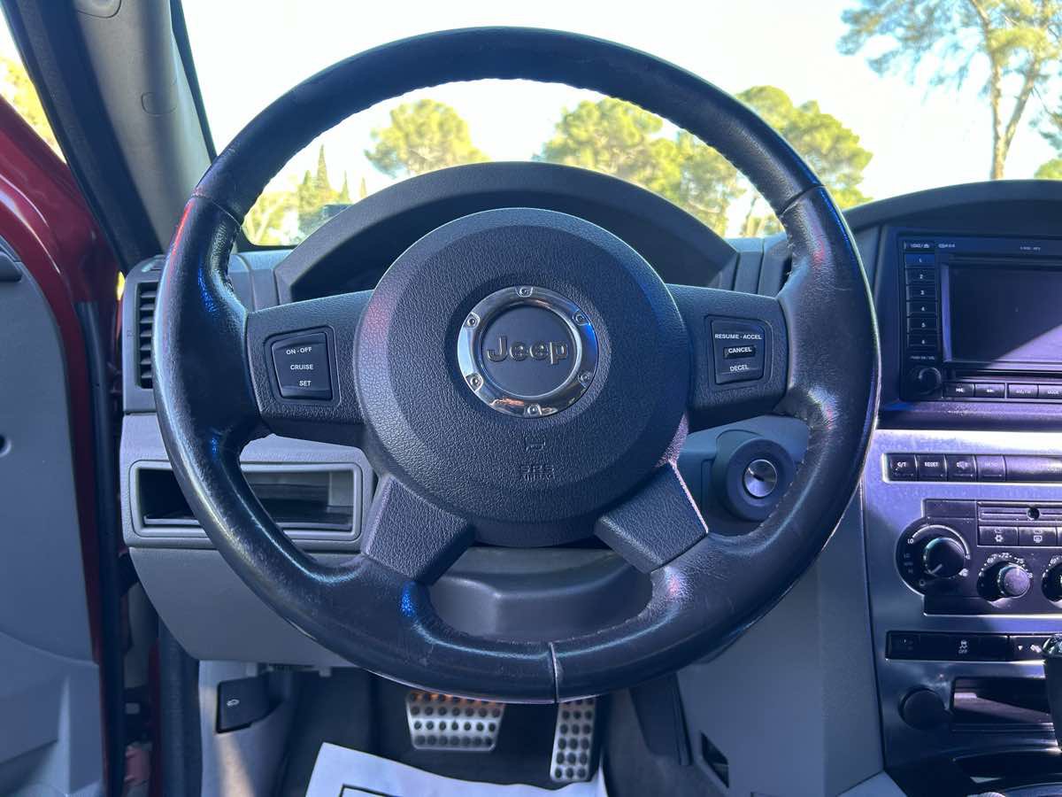 Used 2006 Jeep Grand Cherokee SRT8 w/ SRT Option Group I AWD/4WD image 10