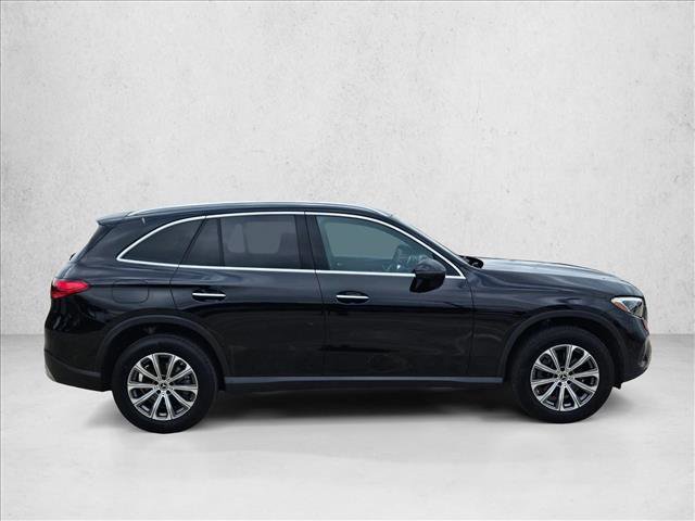 Used 2025 Mercedes-Benz GLC 300 image 4