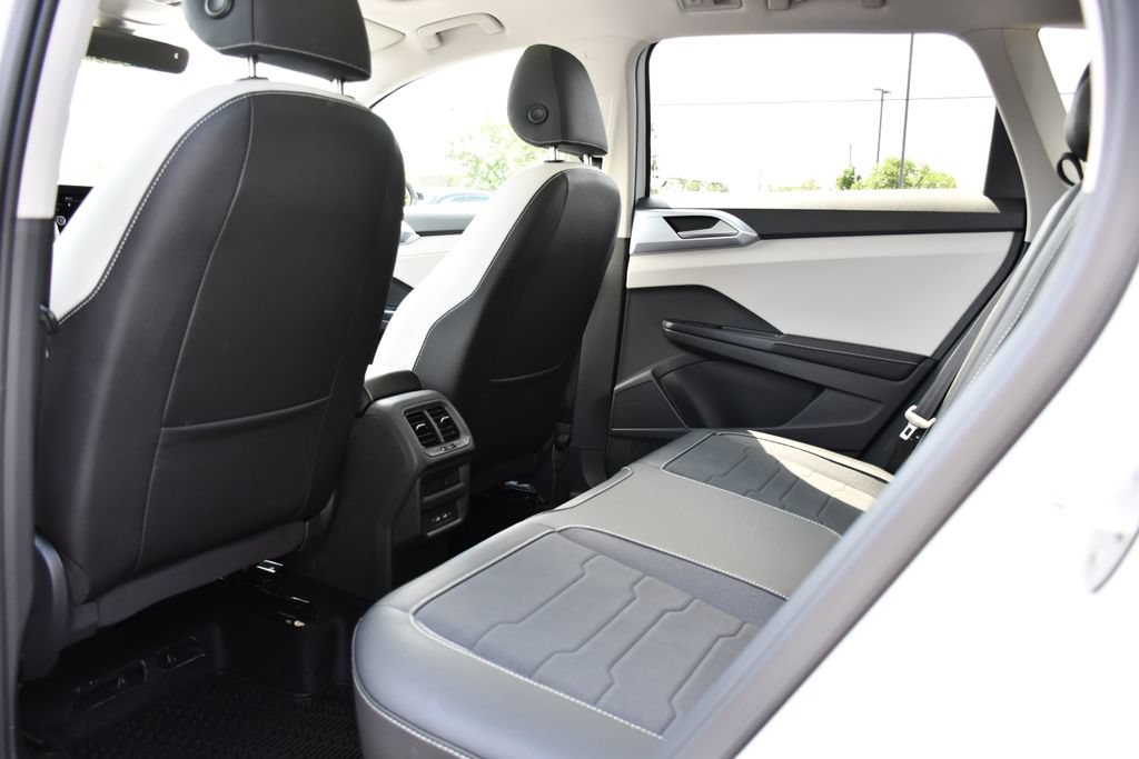 New 2026 Volkswagen Taos SE AWD/4WD image 19