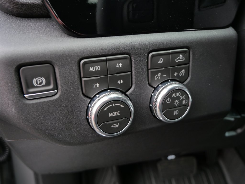New 2026 GMC Sierra 3500 SLT w/ SLT Premium Package AWD/4WD image 9
