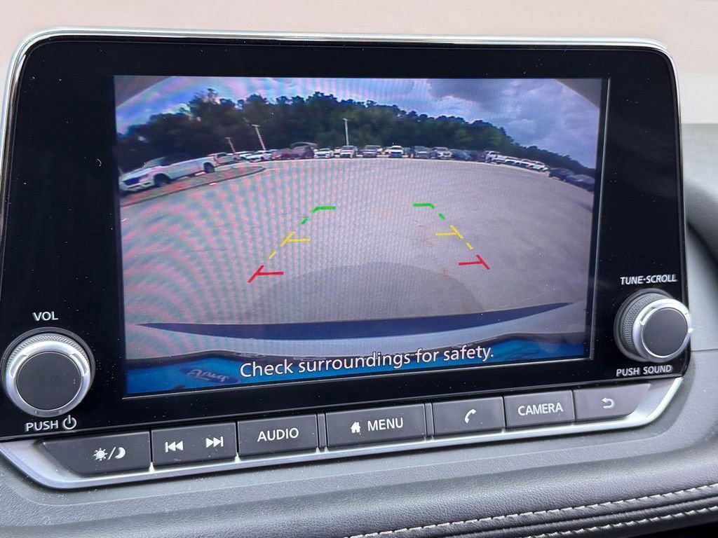 Used 2023 Nissan Rogue SV image 5