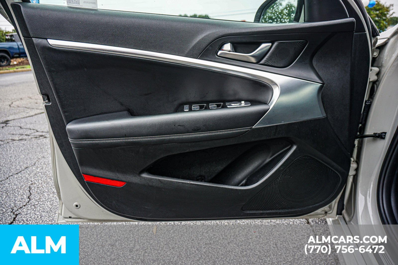 Used 2025 Genesis G70 2.5T RWD image 51