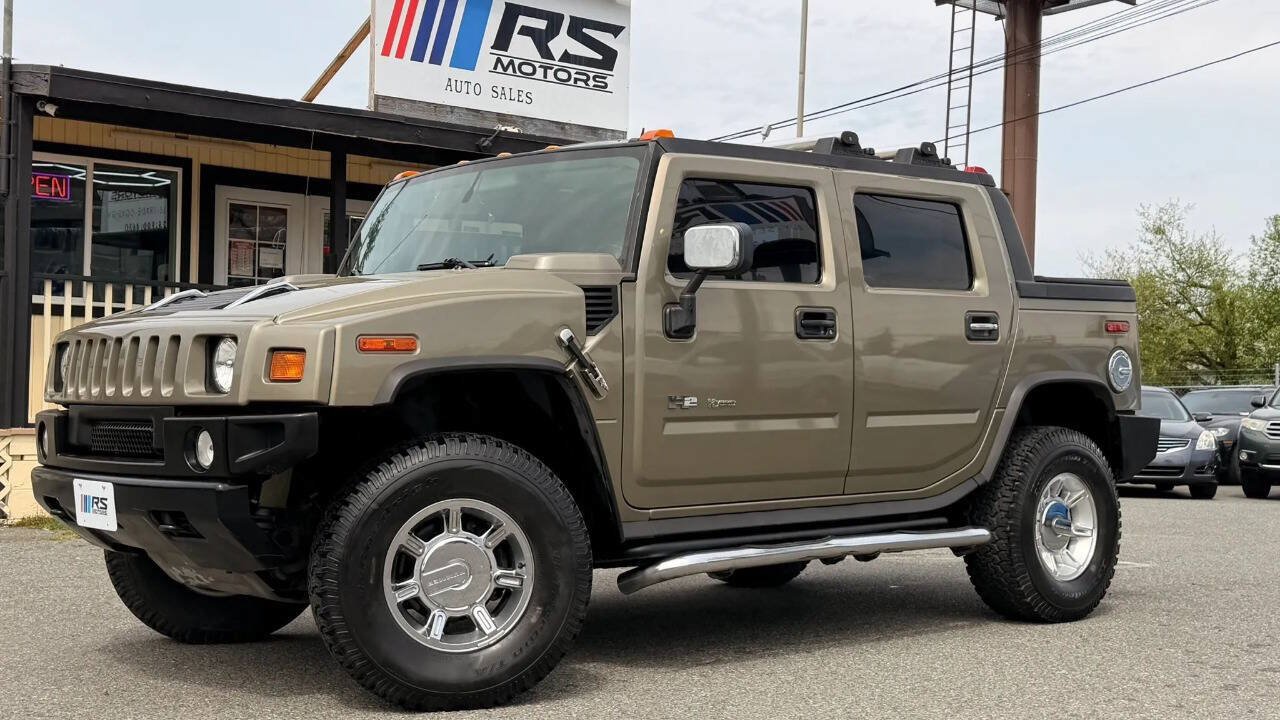 Used 2005 HUMMER H2 SUT w/ Preferred Equipment Group AWD/4WD image 1