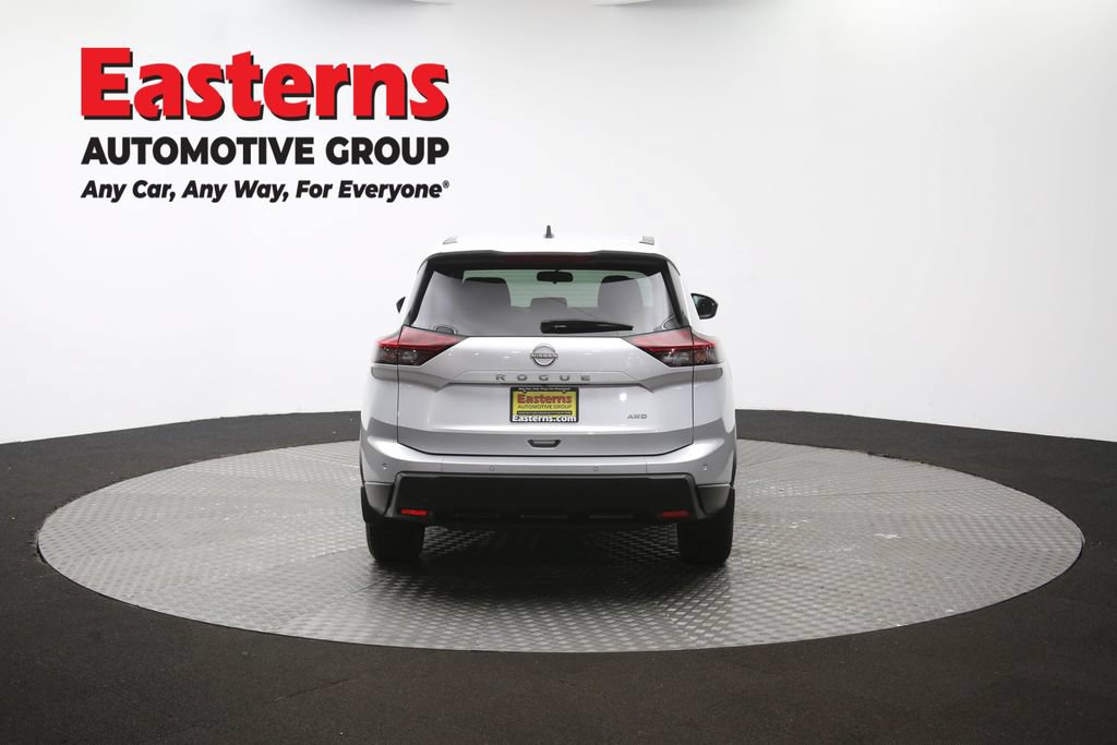 Used 2024 Nissan Rogue S AWD/4WD image 38