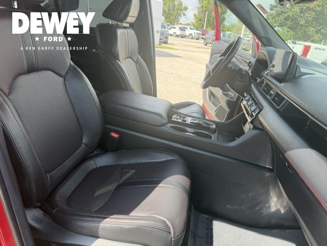 Used 2025 Honda Pilot Black Edition image 41