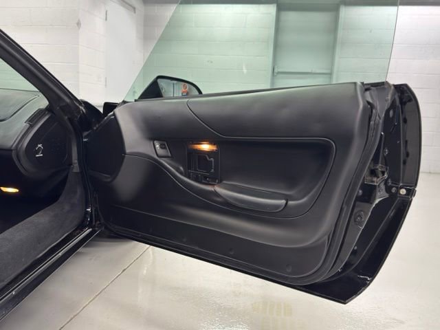 Used 1995 Chevrolet Corvette Coupe RWD image 18