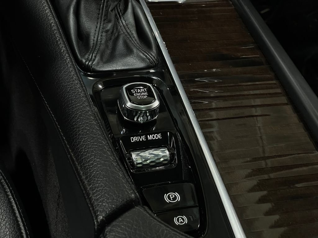 Used 2019 Volvo XC90 T5 Momentum w/ Protection Package Premier image 22