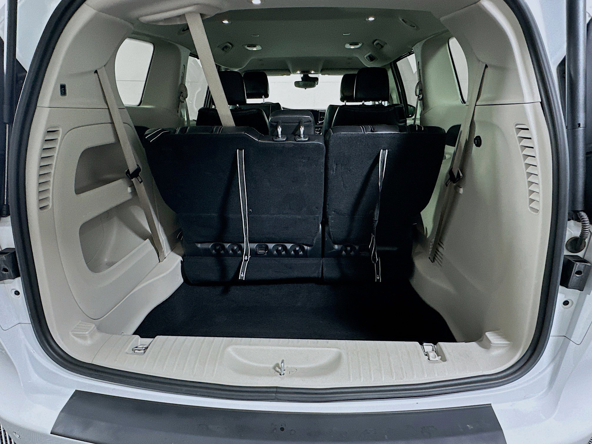 Used 2024 Chrysler Pacifica Touring-L FWD image 30