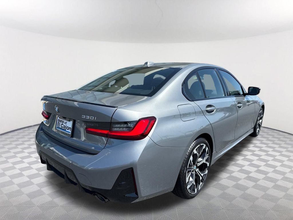 New 2026 BMW 330i Sedan w/ M Sport Package RWD image 4
