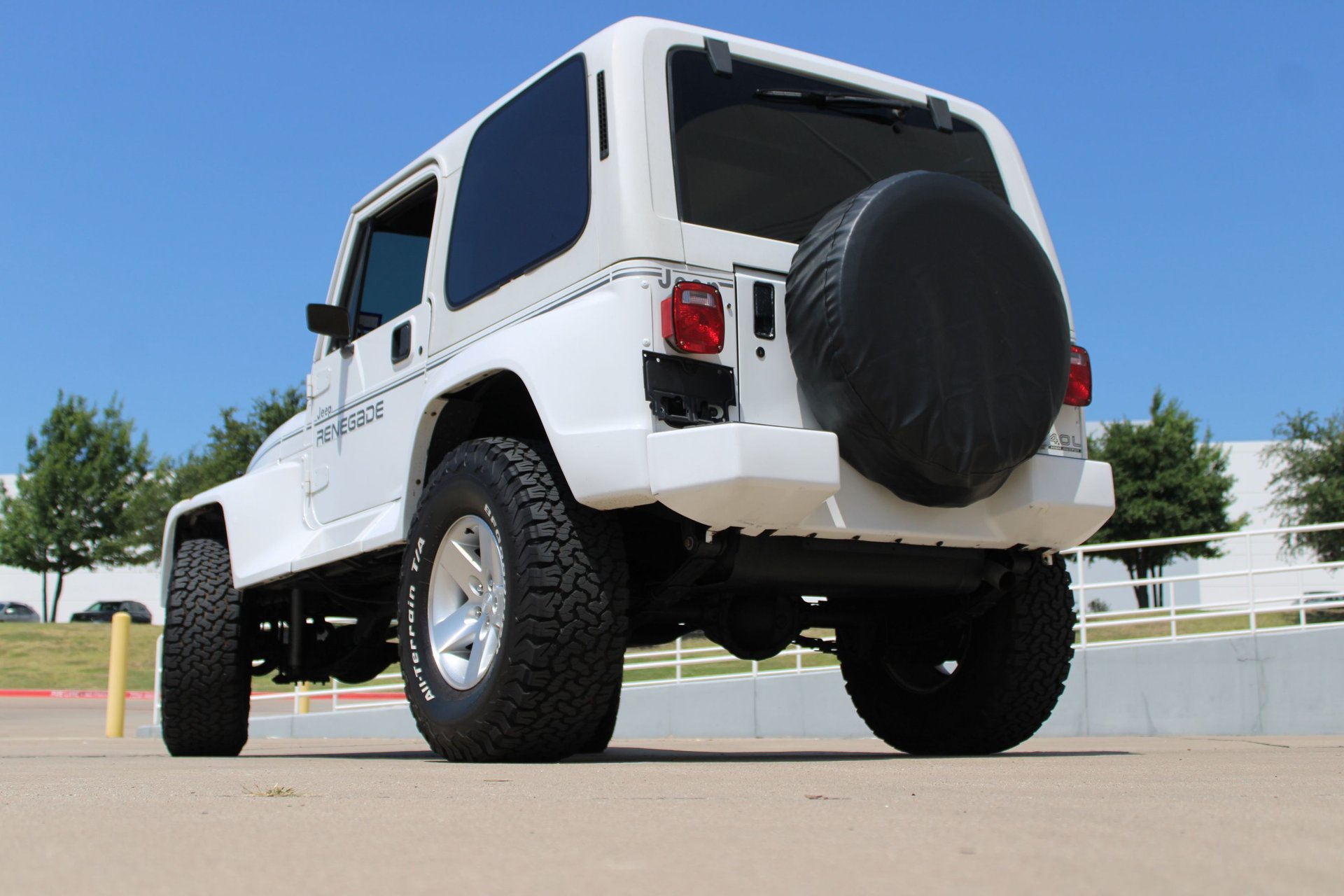 Used 1991 Jeep Wrangler Renegade AWD/4WD image 10