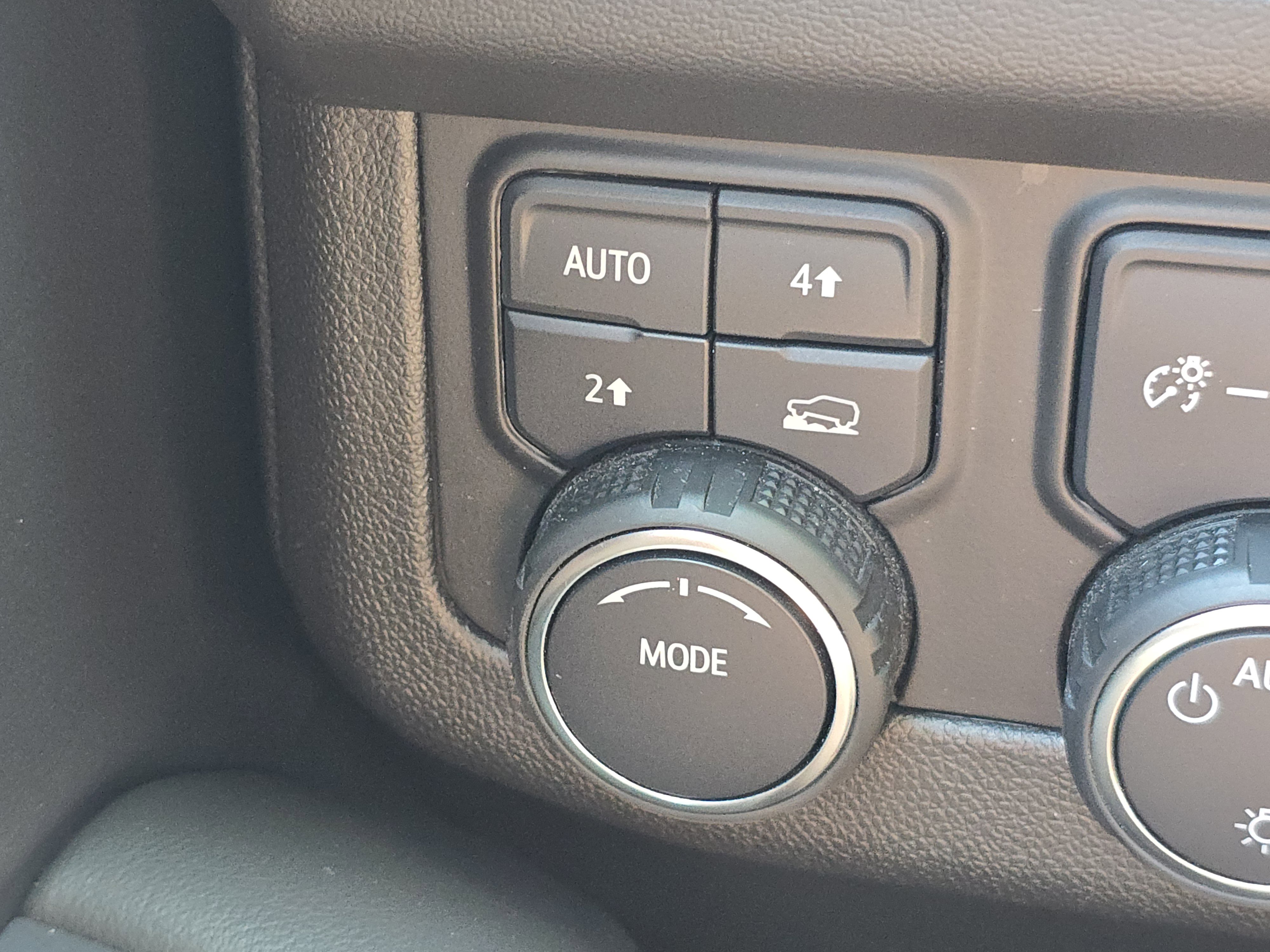 Used 2024 Chevrolet Suburban LT AWD/4WD image 11