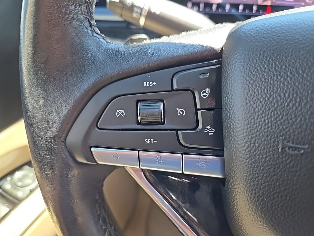 Used 2024 Cadillac Escalade Premium Luxury AWD/4WD image 18