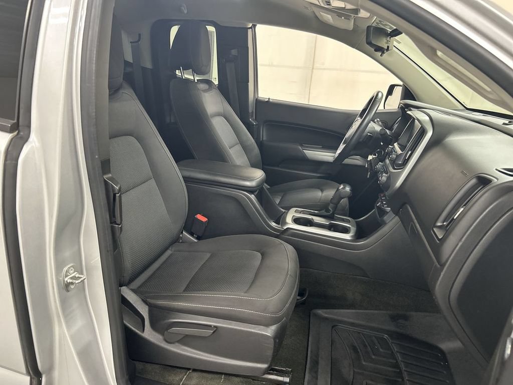 Used 2018 Chevrolet Colorado LT w/ Redline Special Edition AWD/4WD image 22