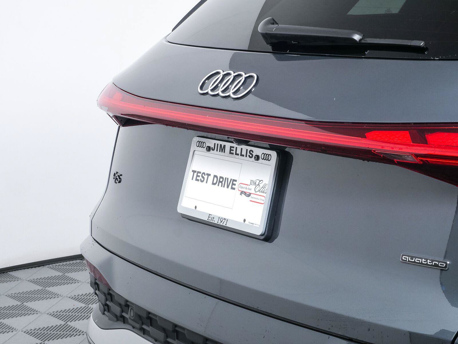 Used 2025 Audi Q5 Prestige AWD/4WD image 37