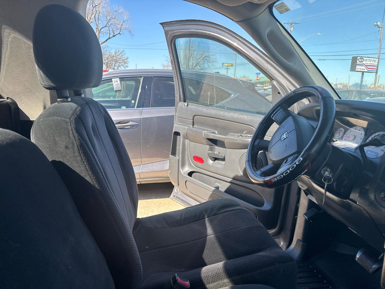 Used 2004 Dodge Ram 1500 Truck SLT image 19