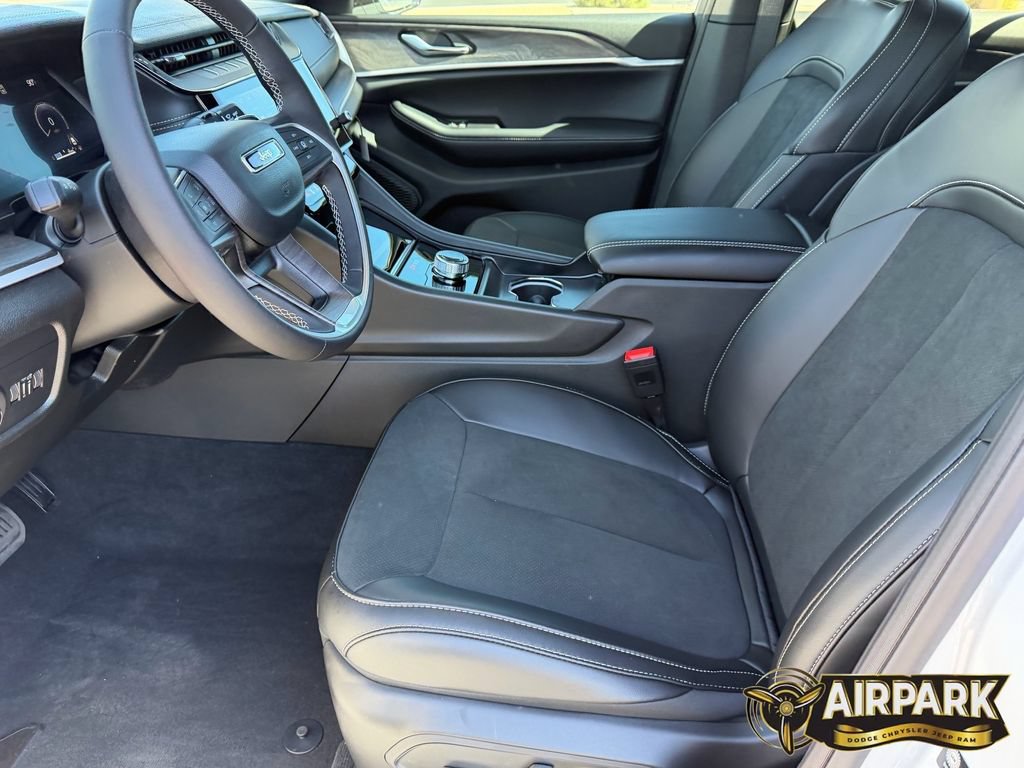 New 2026 Jeep Grand Cherokee Altitude RWD image 17
