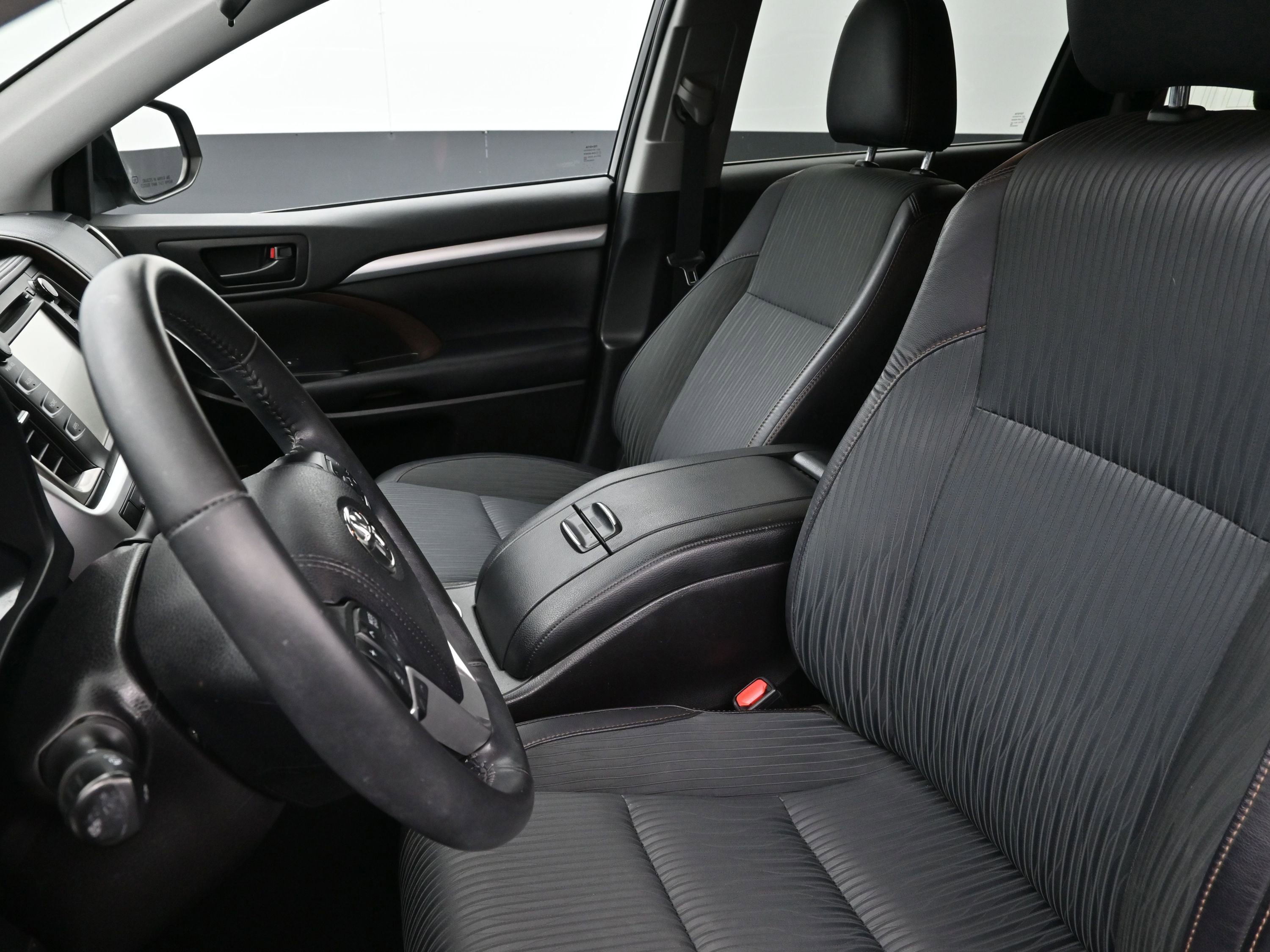 Used 2019 Toyota Highlander Plus image 11