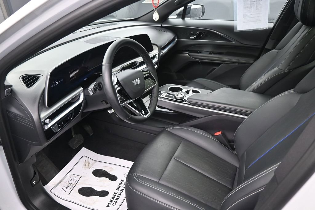 Used 2024 Cadillac Lyriq Sport AWD/4WD image 23