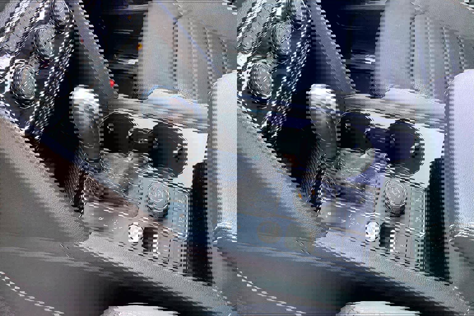 Used 2022 Volkswagen Atlas SEL Premium image 17