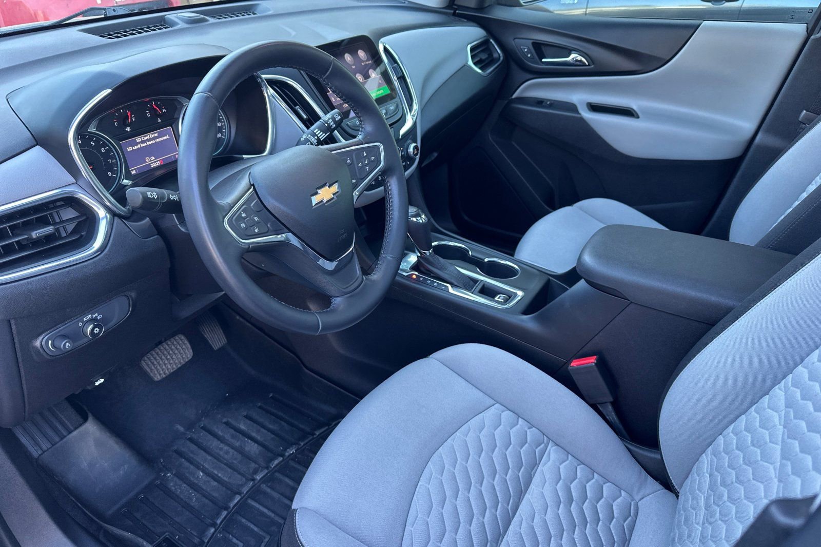 Used 2019 Chevrolet Equinox LT w/ Sun & Navigation Package image 12