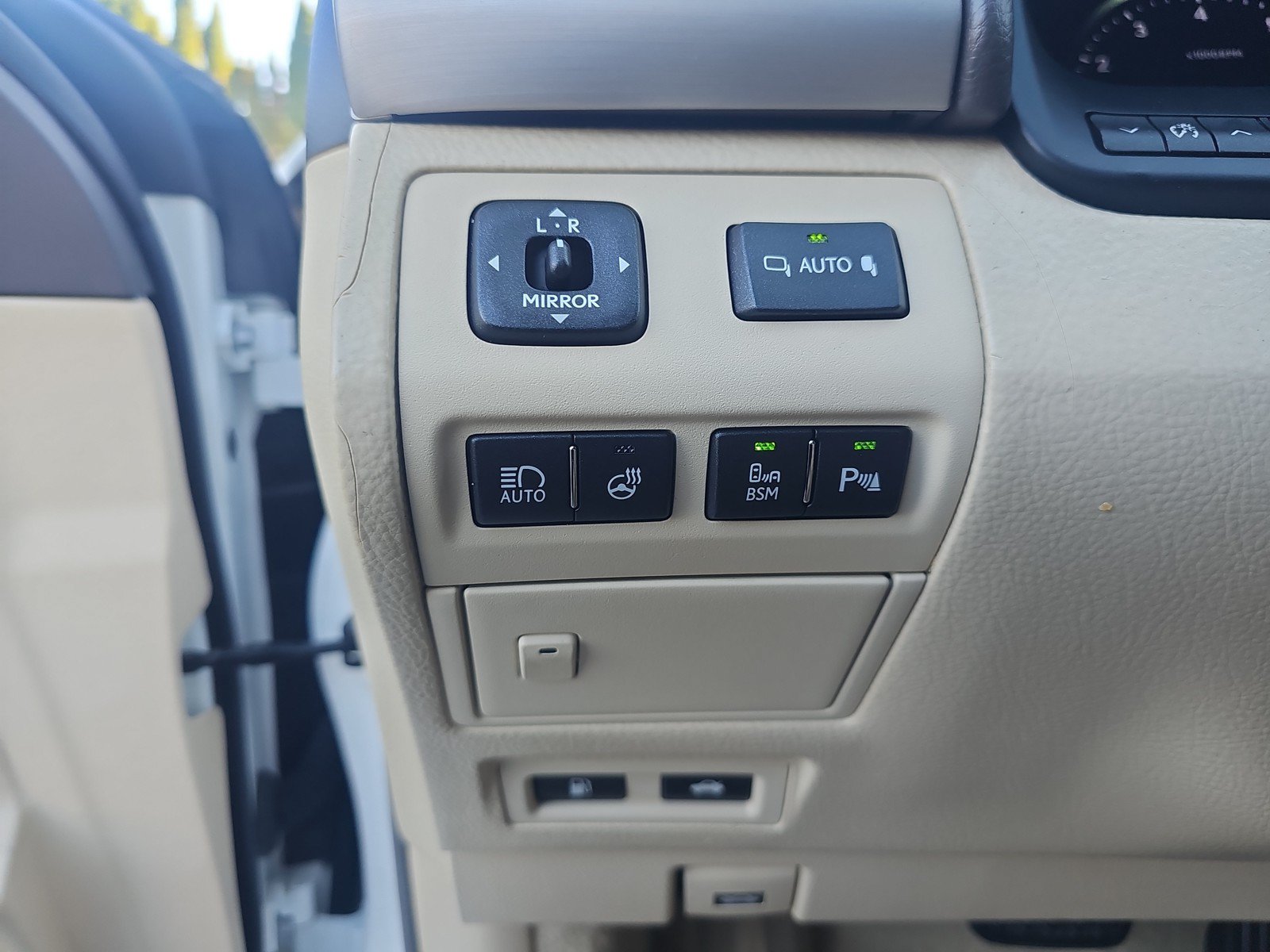 Used 2015 Lexus LS 460 L RWD image 14