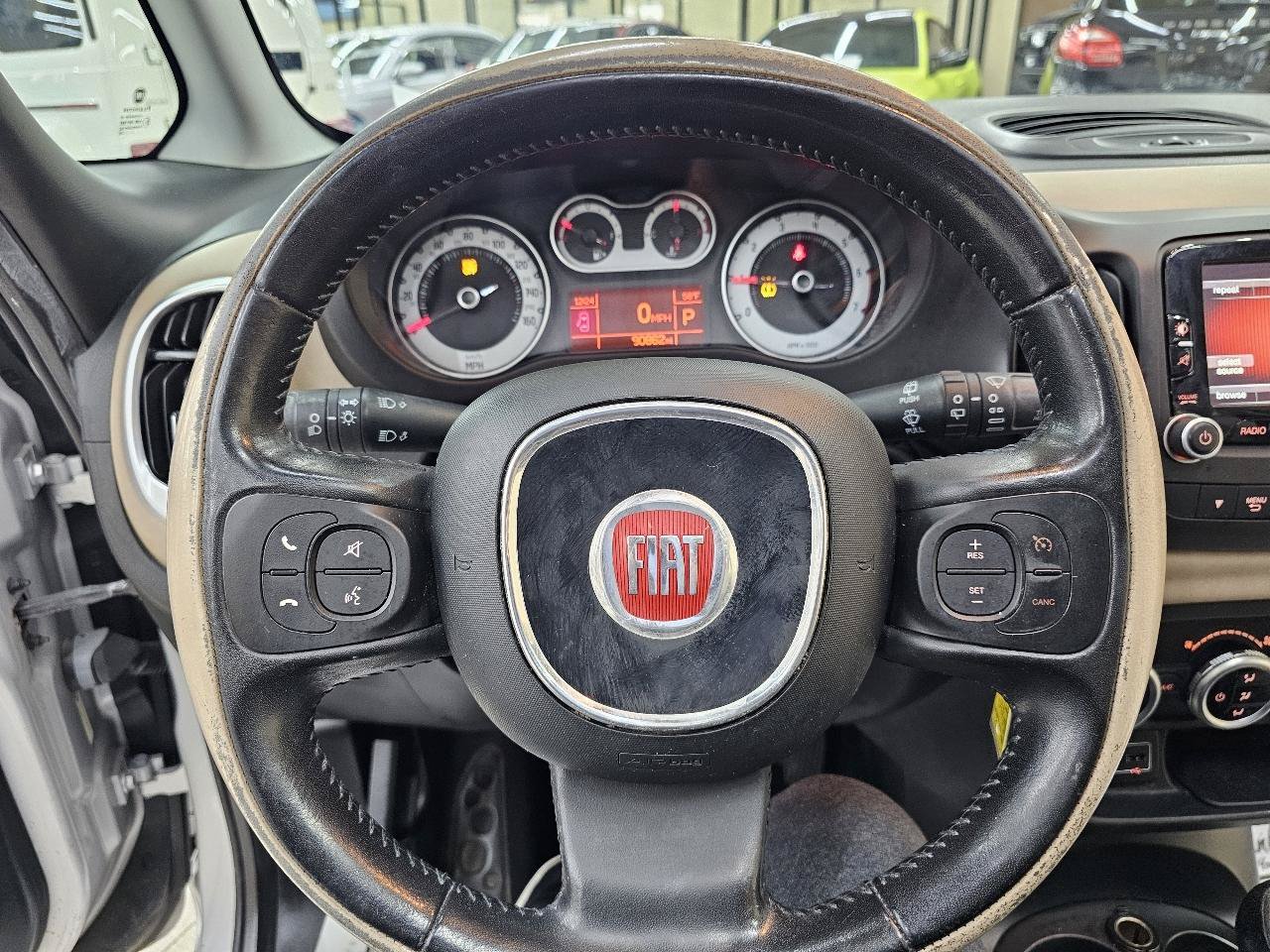 Used 2017 FIAT 500L Lounge w/ Premium Package FWD image 27
