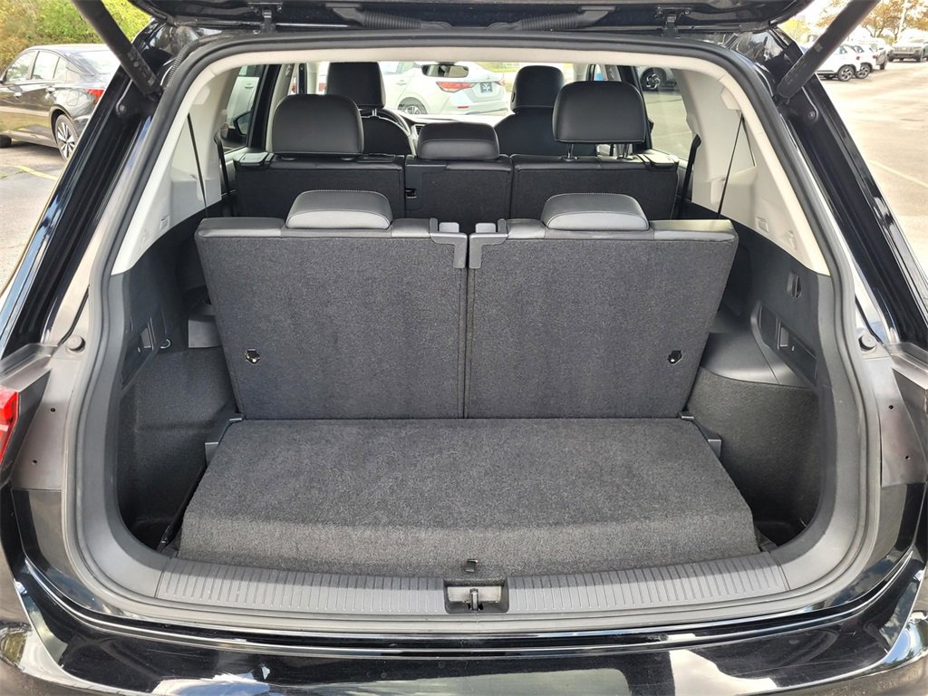 Used 2024 Volkswagen Tiguan SE image 17