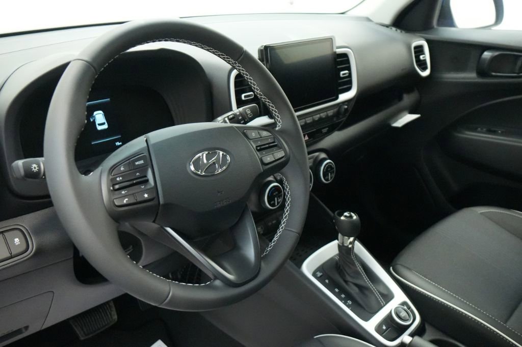 New 2025 Hyundai Venue Limited image 19