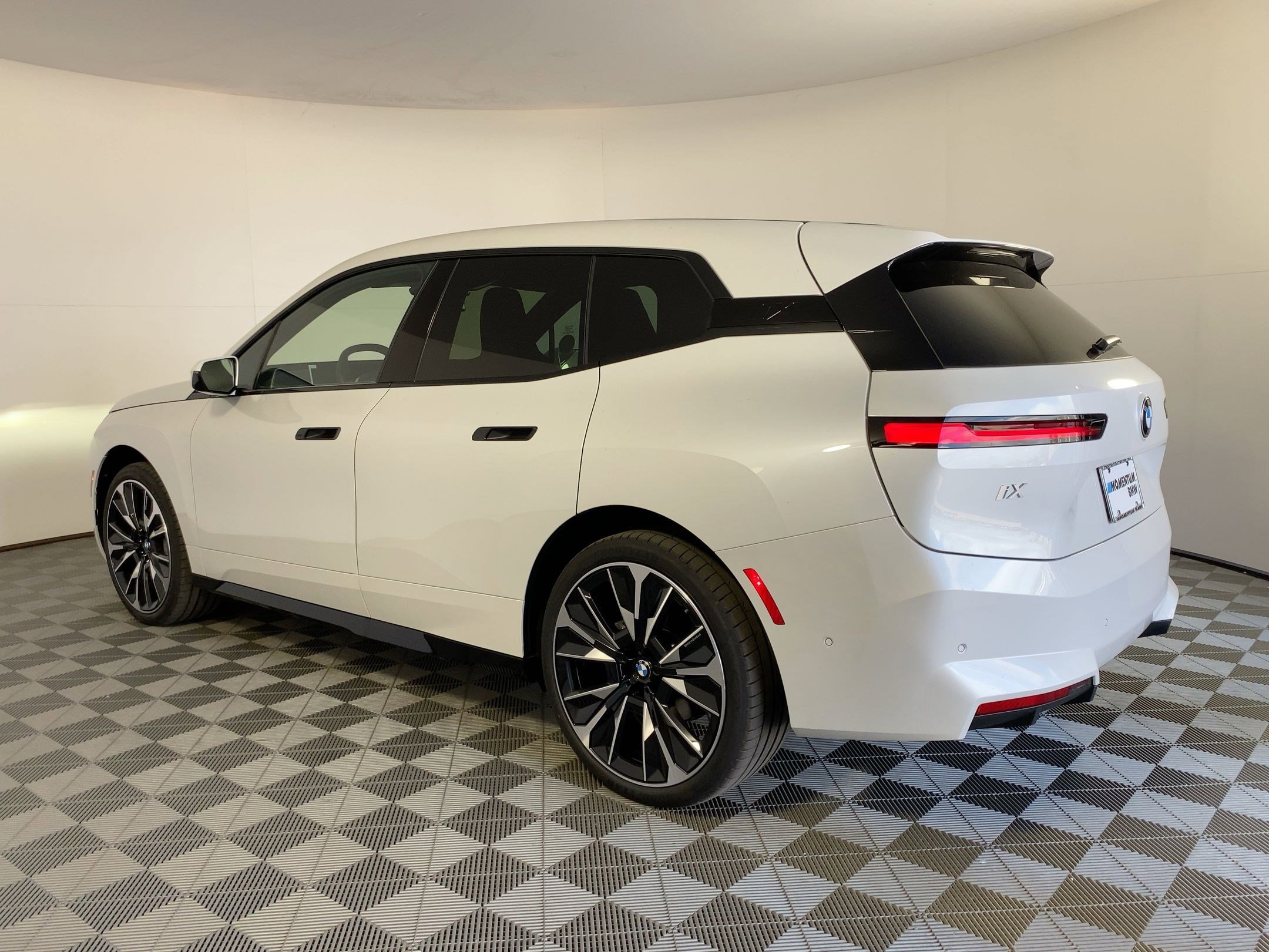 New 2026 BMW iX xDrive60 w/ Executive Package image 4