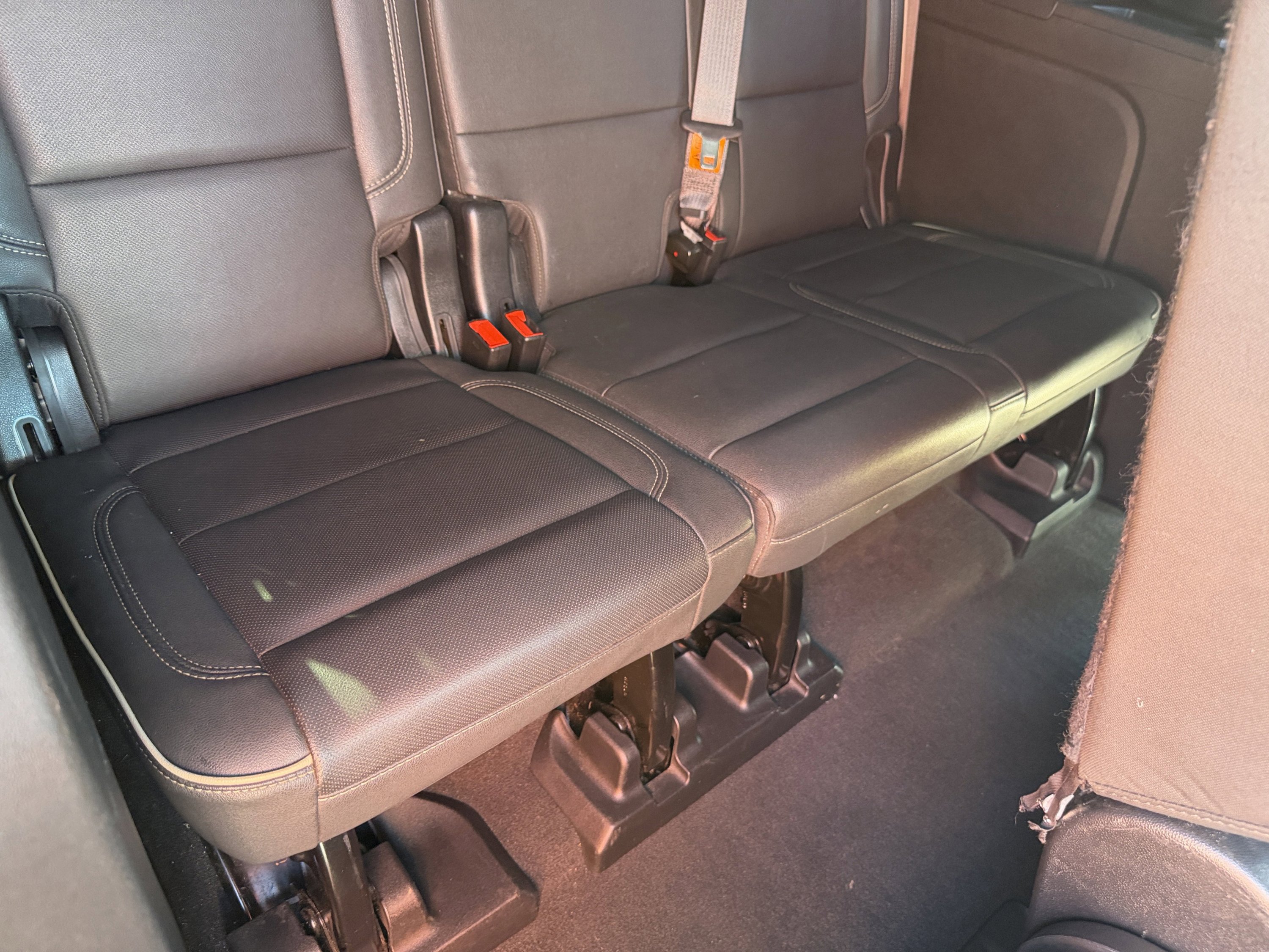 Used 2022 GMC Yukon XL SLT w/ SLT Luxury Package RWD image 37