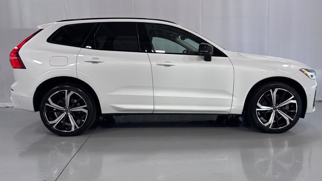 Certified 2024 Volvo XC60 T8 Ultimate AWD/4WD image 5