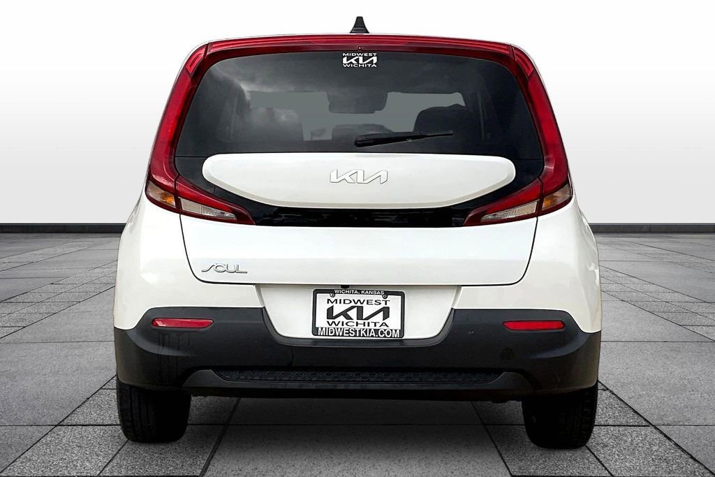 Used 2022 Kia Soul LX w/ Technology Package FWD image 4