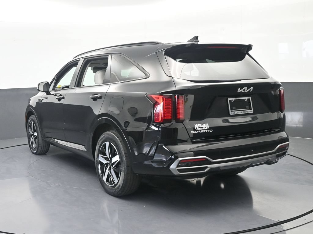 Used 2023 Kia Sorento S FWD image 4