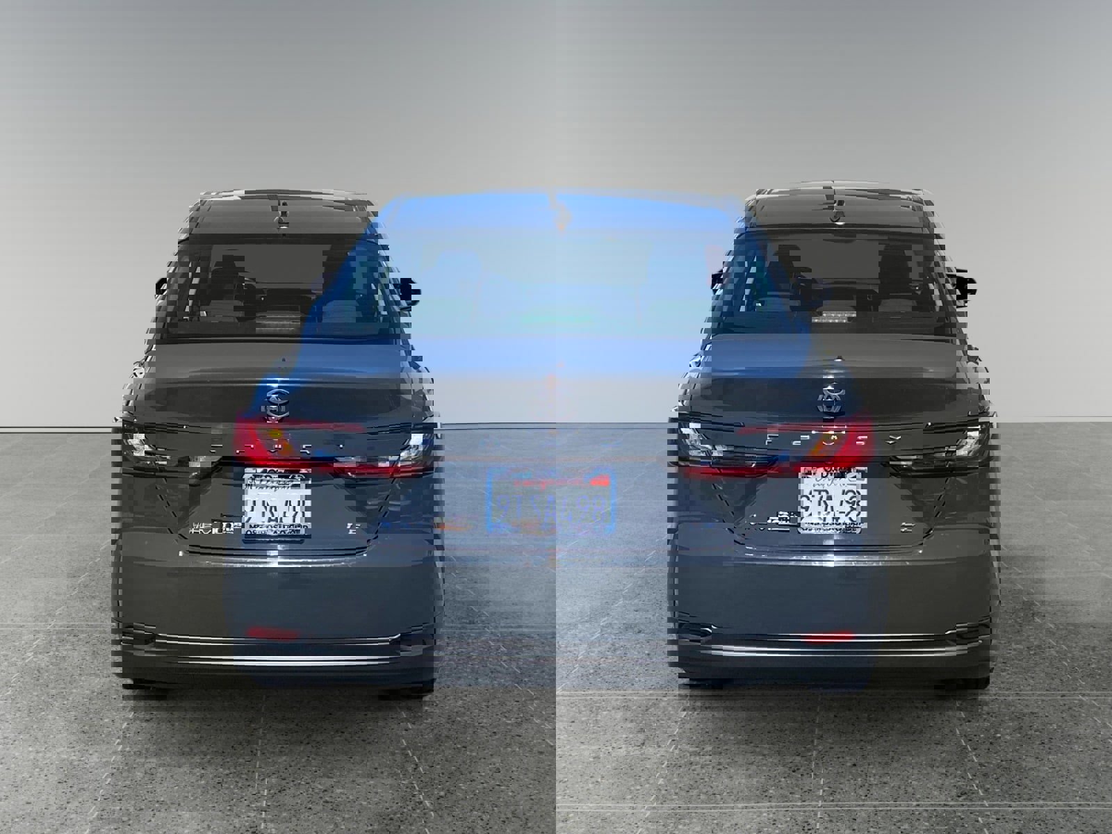 Used 2025 Toyota Camry LE w/ Convenience Package image 4