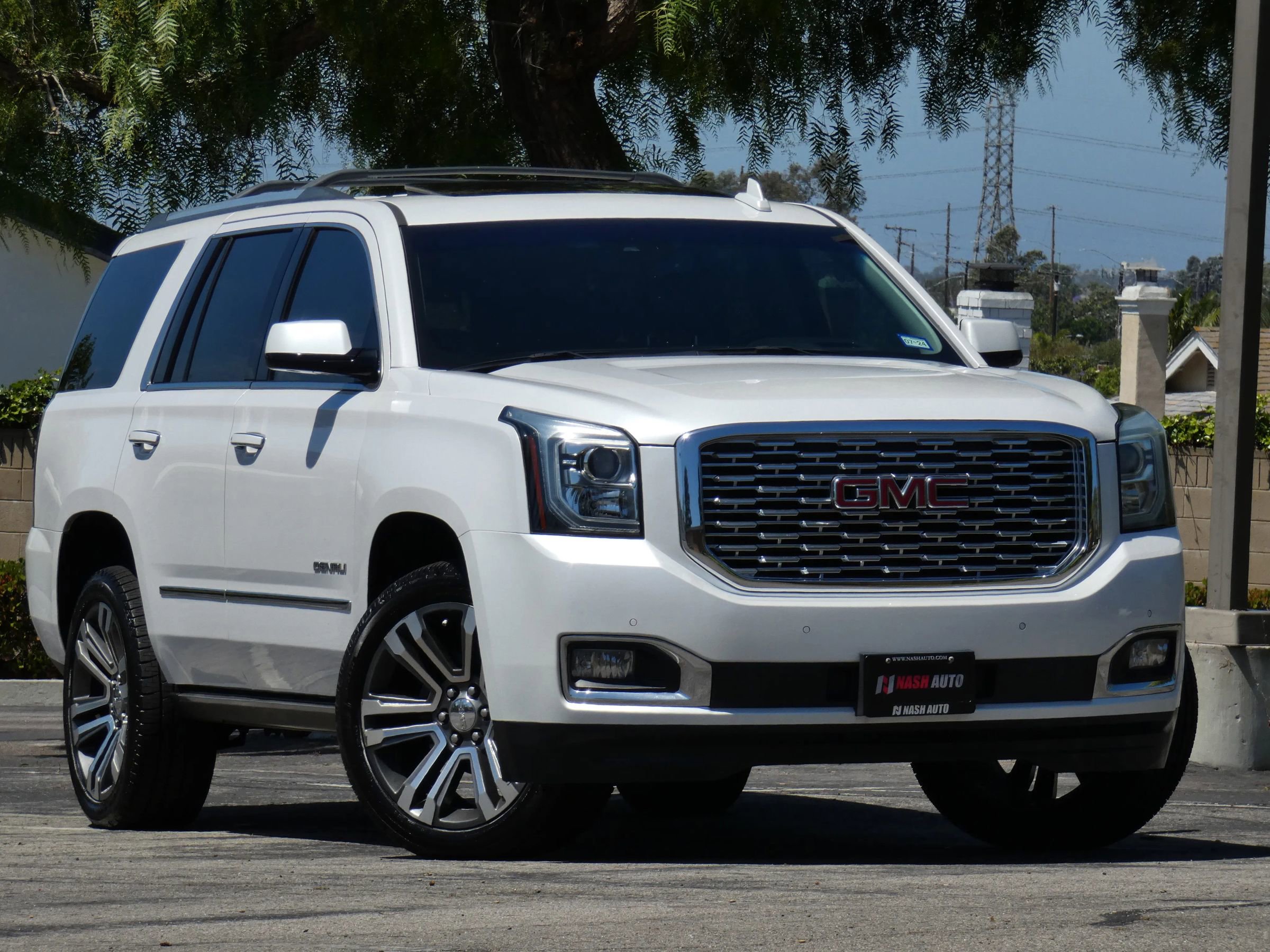 Used 2018 GMC Yukon Denali w/ Denali Ultimate Package image 3