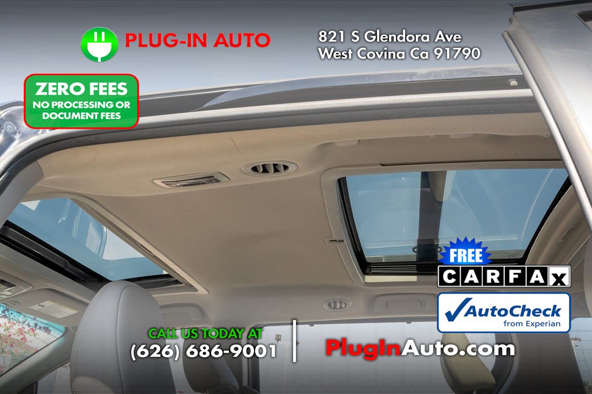 Used 2015 Toyota Sienna Limited FWD image 1