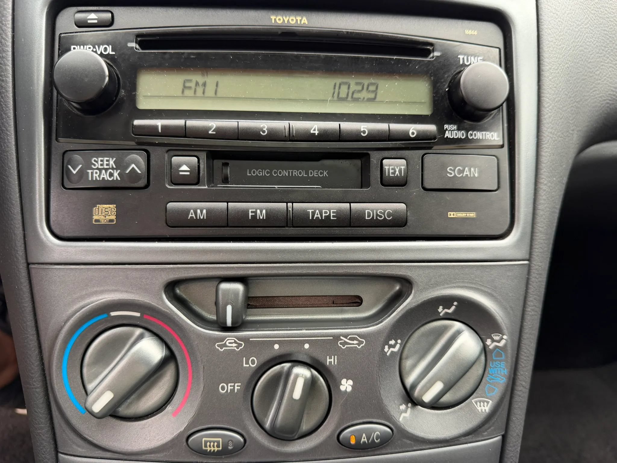 Used 2003 Toyota Celica GT FWD image 23