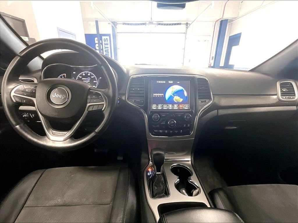 Used 2018 Jeep Grand Cherokee Altitude AWD/4WD image 21