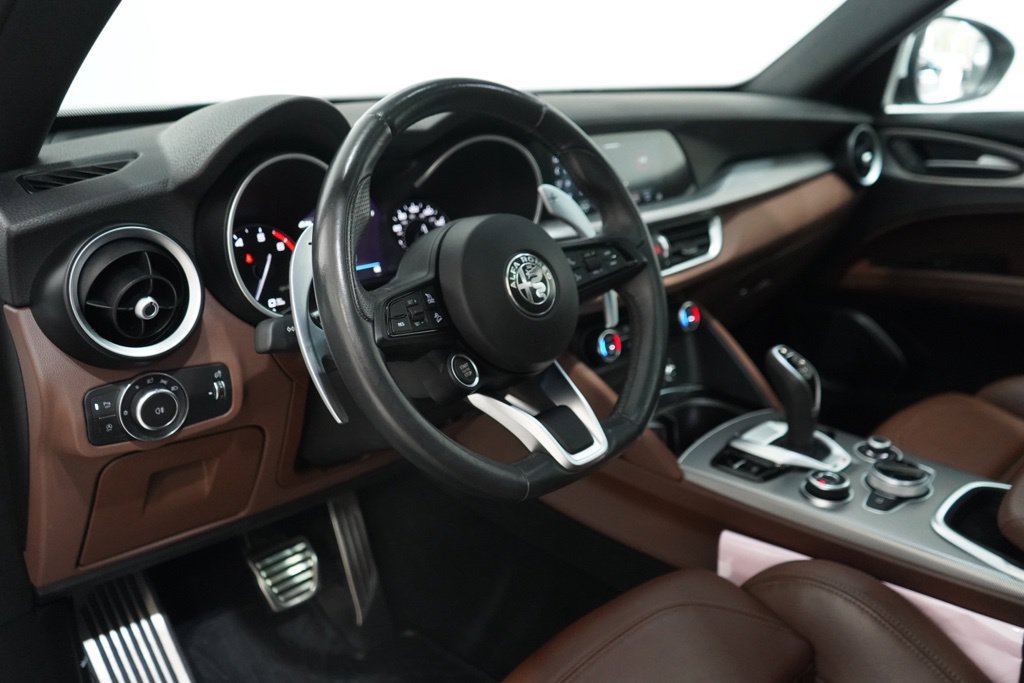 Used 2021 Alfa Romeo Stelvio Ti Sport AWD/4WD image 16