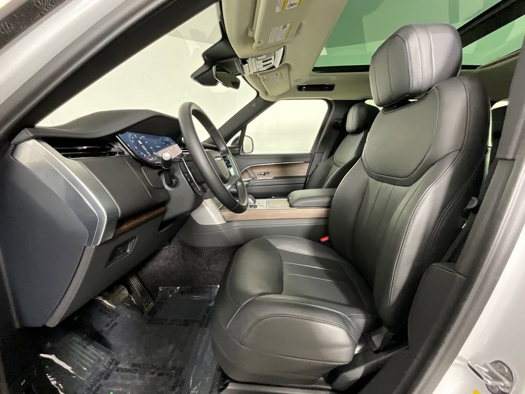 Used 2025 Land Rover Range Rover Long Wheelbase SE AWD/4WD image 17