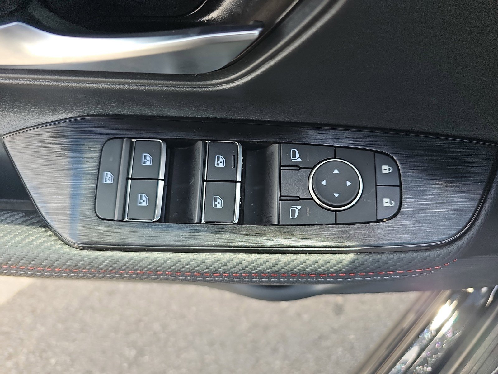 Used 2025 Nissan Kicks SR FWD image 28