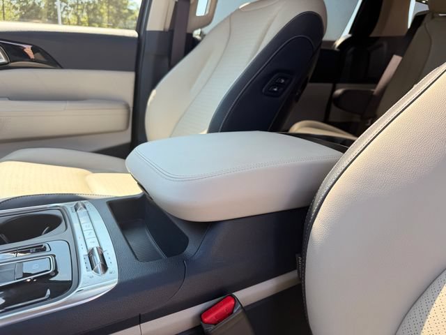 Certified 2025 Kia Carnival SX Prestige FWD image 20